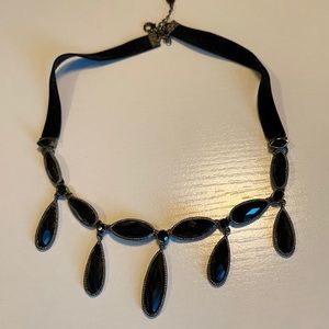 Velvet choker look with black jewels
